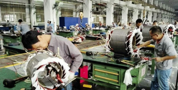 大干百天：向奮戰在雙節假期的西瑪人致敬。